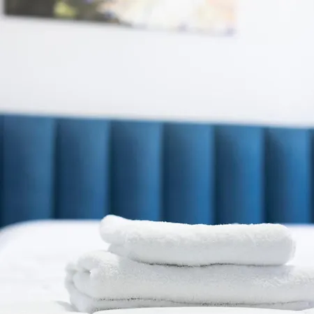 Tier Hotel *