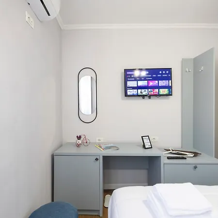 Tier Hotel *