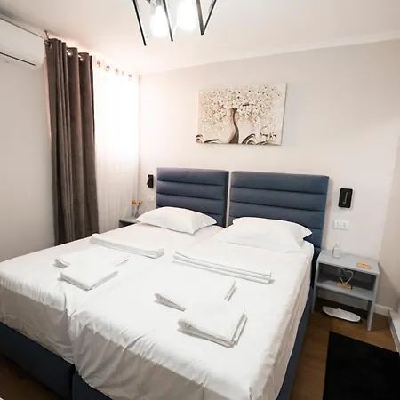 Hotel Tier