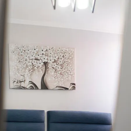 Tier Hotel *